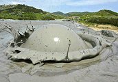 Vulcanii noroiosi
