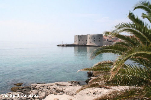 Vacanta in Vis, Split-Dalmatia, vacante de vis, calatorie, insule si locuri de scufundat, top plaje de vis