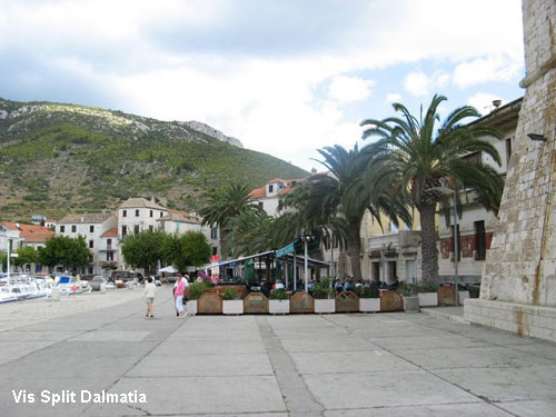 Vacanta in Vis, Split-Dalmatia, vacante de vis, calatorie, insule si locuri de scufundat, top plaje de vis