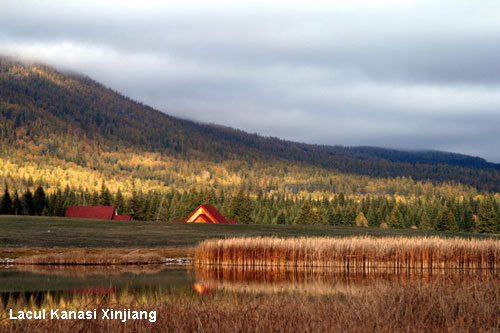 Vacanta in Lacul Kanasi Xinjiang, vacante de vis, calatorie, insule si locuri de scufundat, top plaje de vis